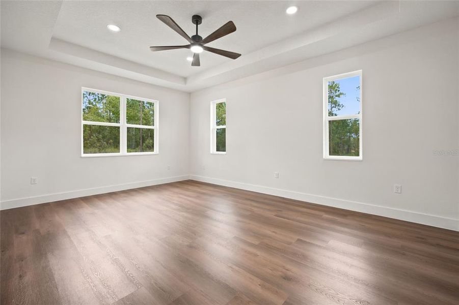 Spacious, unfurnished interior of a new home in , Dunnellon (Image 32).