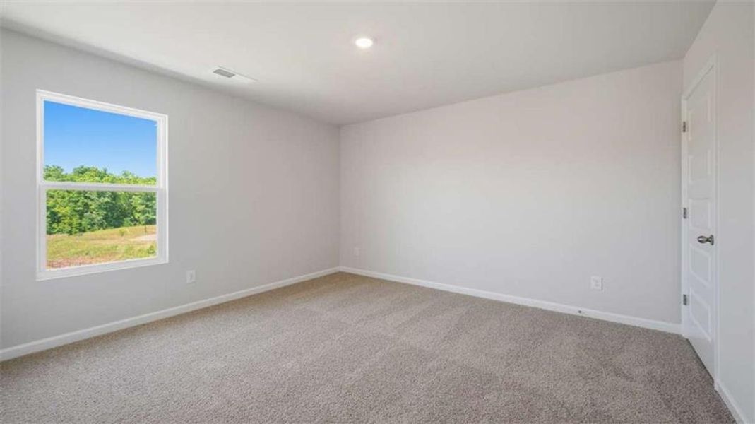 Spacious, unfurnished interior of a new home in Bridle Creek, Locust Grove (Image 27).