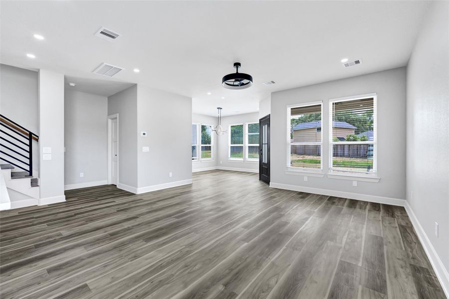 Spacious, unfurnished interior of a new home in , Houston (Image 17).