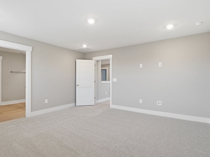 Spacious, unfurnished interior of a new home in Watkins Glen, Raleigh (Image 15).