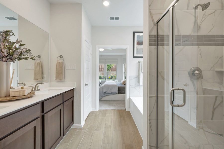 Owner's Bathroom Owner's Bathroom