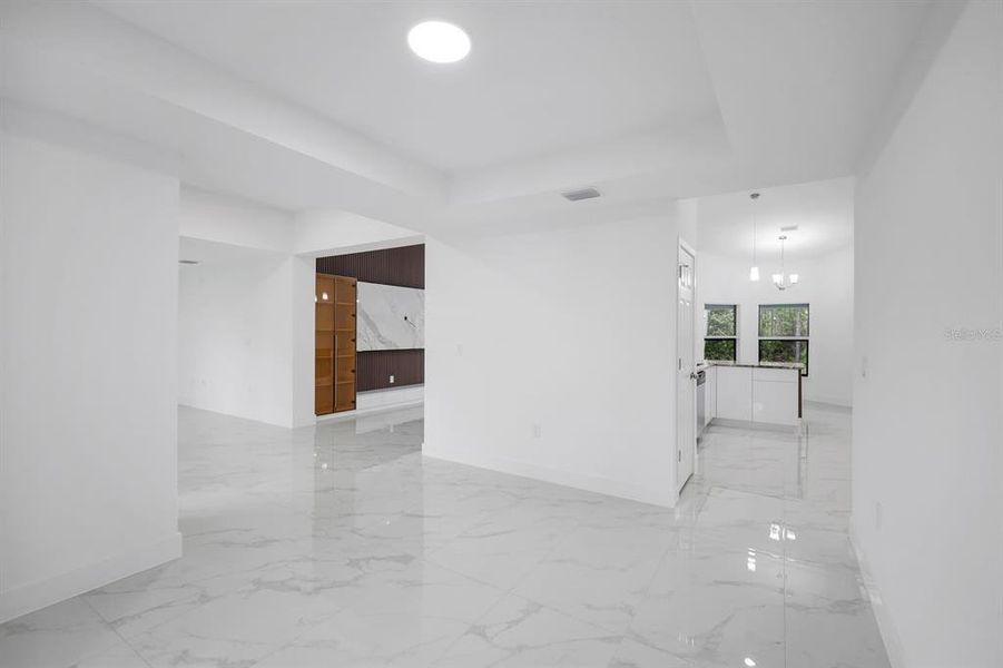 Spacious, unfurnished interior of a new home in , Lehigh Acres (Image 27).