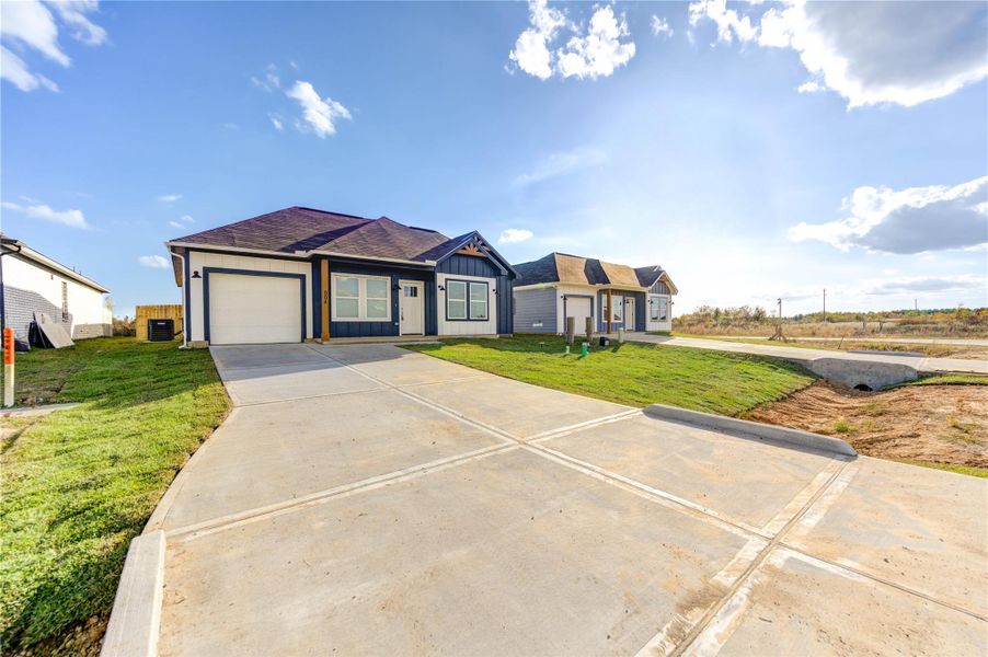 Exterior details and patio area of a home in , Cleveland (Image 4).