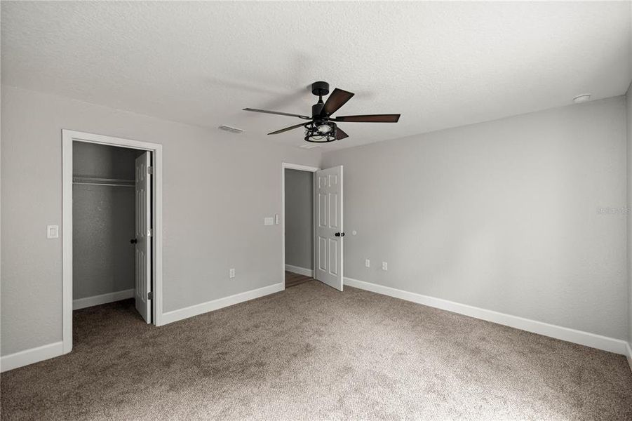 Spacious, unfurnished interior of a new home in , Ocala (Image 22).