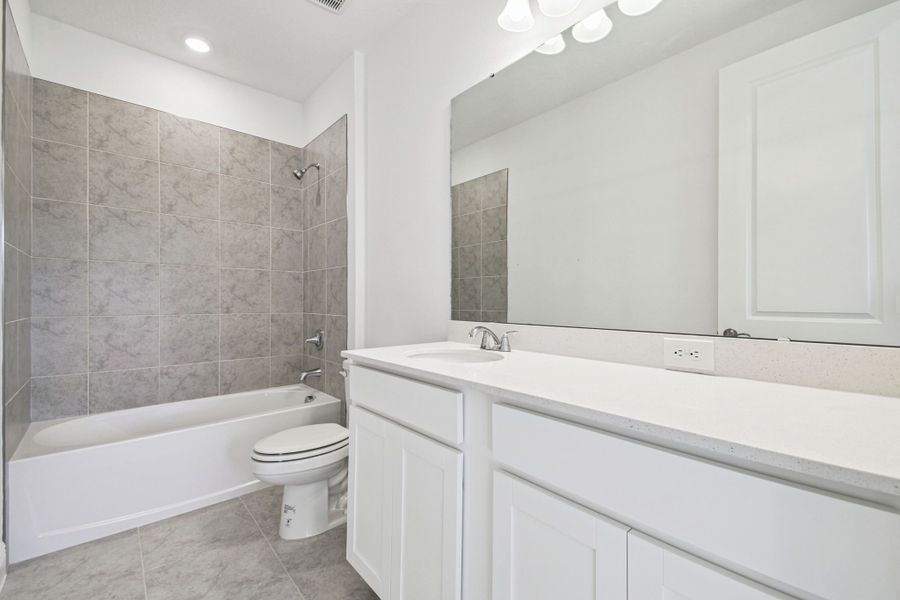 Representative furnished interior of a home built from the 50 ' - Saratoga by William Ryan Homes in Tamarack at Two Rivers, Zephyrhills (Image 17).