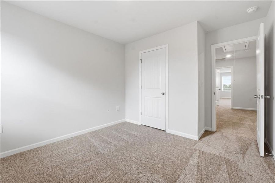 Spacious, unfurnished interior of a new home in Moss Creek, Hogansville (Image 26).