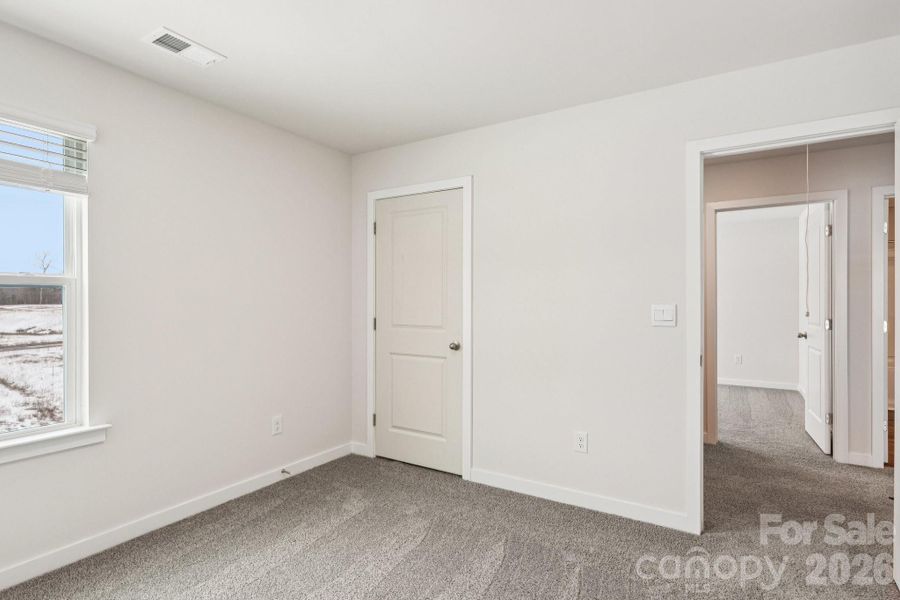 Spacious, unfurnished interior of a new home in Zion Springs, Hickory (Image 14).