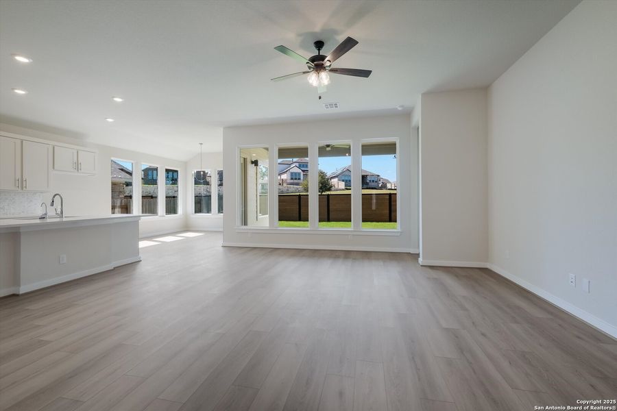 Spacious, unfurnished interior of a new home in Meyer Ranch, New Braunfels (Image 12). Spacious, unfurnished interior of a new home in Meyer Ranch, New Braunfels (Image 12).