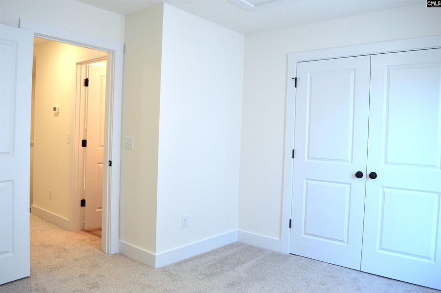 Spacious, unfurnished interior of a new home in Bickley Station, Irmo (Image 21).