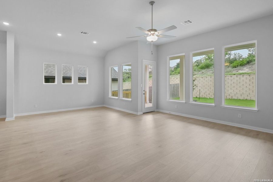 Spacious, unfurnished interior of a new home in Ladera, San Antonio (Image 23). Spacious, unfurnished interior of a new home in Ladera, San Antonio (Image 23).
