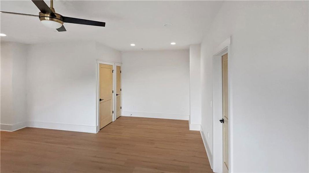Spacious, unfurnished interior of a new home in , Jasper (Image 20).