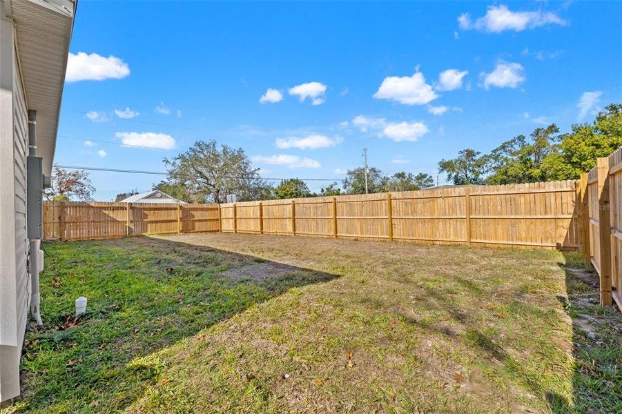Exterior details and patio area of a home in , Spring Hill (Image 17).