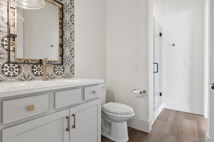 Full bath off bed #2