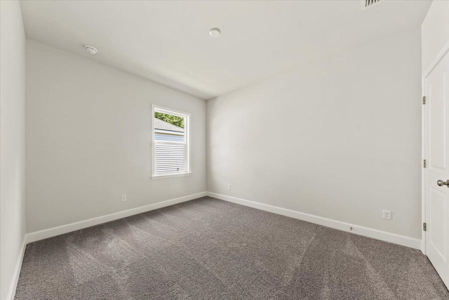 Spacious guest bedroom Spacious guest bedroom