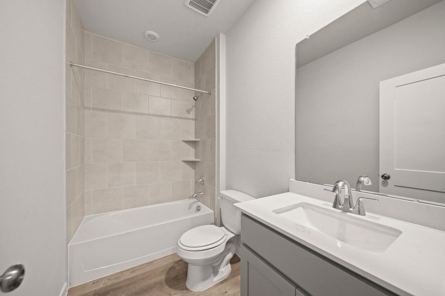 Furnished interior view inside a new home in Russell Ranch, Bay City (Image 9).