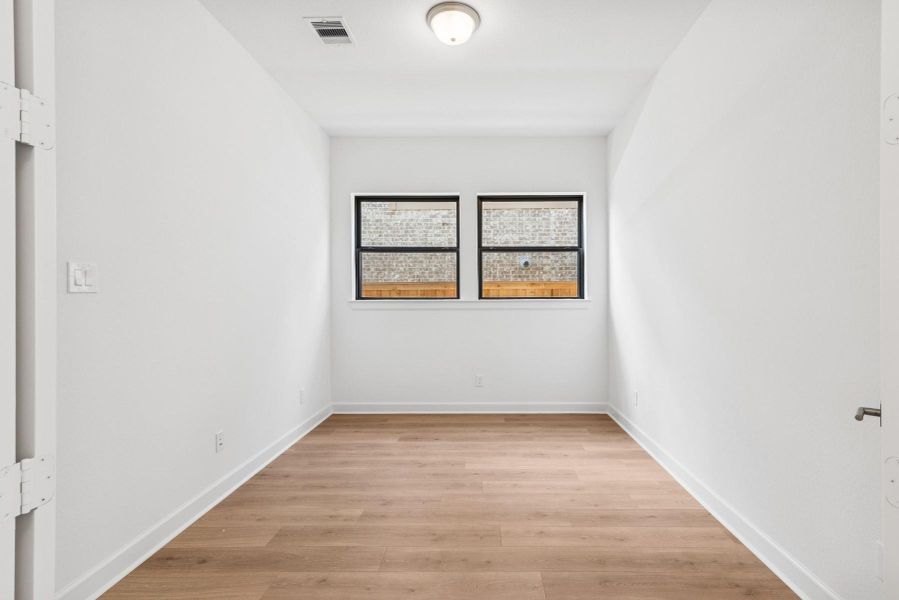 Spacious, unfurnished interior of a new home in Kresston, Montgomery (Image 19).