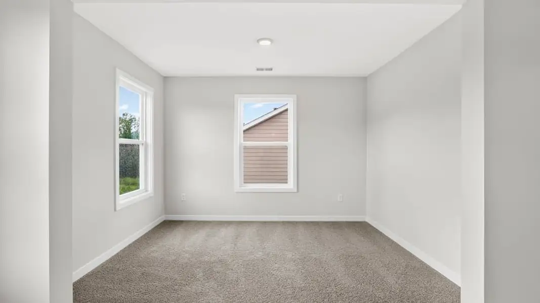 Spacious, unfurnished interior of a new home in Cottonwood Ridge, Piedmont (Image 42).