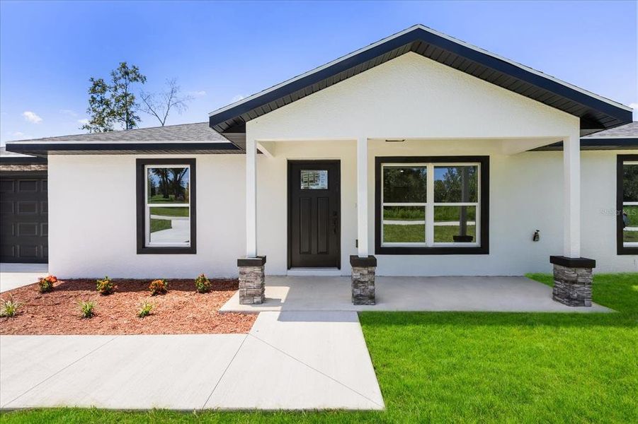 Exterior details and patio area of a home in , Ocala (Image 21).