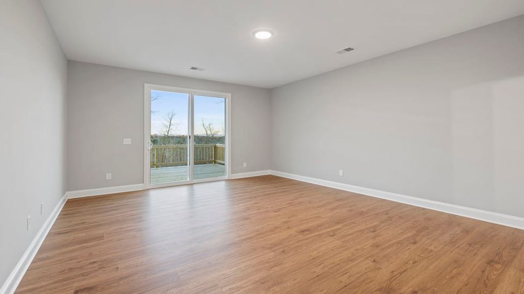 Spacious, unfurnished interior of a new home in Shadowood II, Seneca (Image 21).