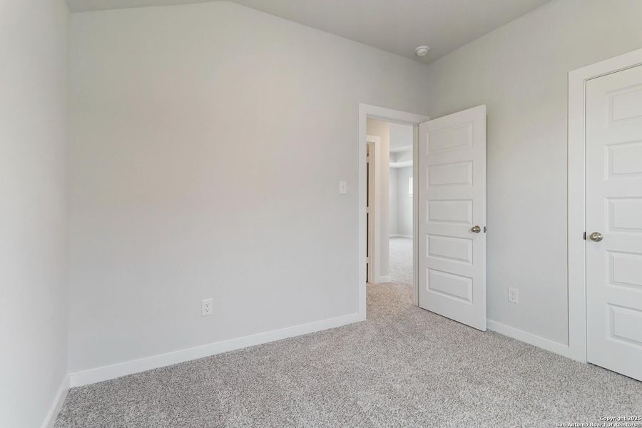 Spacious, unfurnished interior of a new home in Willow Point, San Antonio (Image 15). Spacious, unfurnished interior of a new home in Willow Point, San Antonio (Image 15).