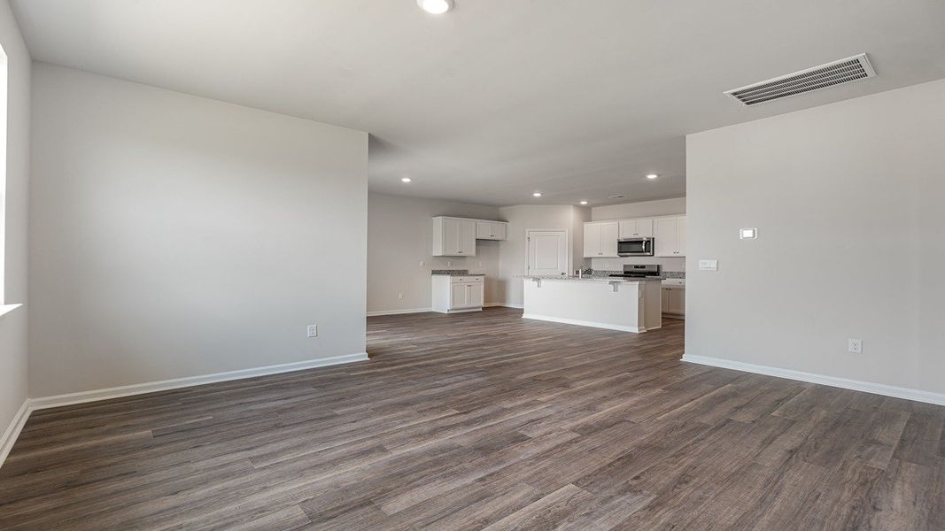 Spacious, unfurnished interior of a new home in Ridgefield, Conway (Image 15).
