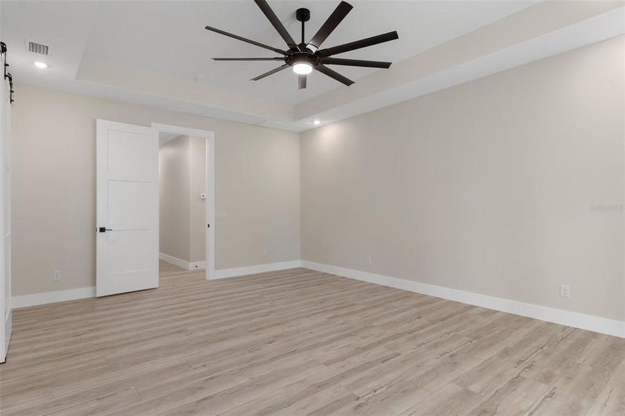 Spacious, unfurnished interior of a new home in , Beverly Hills (Image 46). Spacious, unfurnished interior of a new home in , Beverly Hills (Image 46).