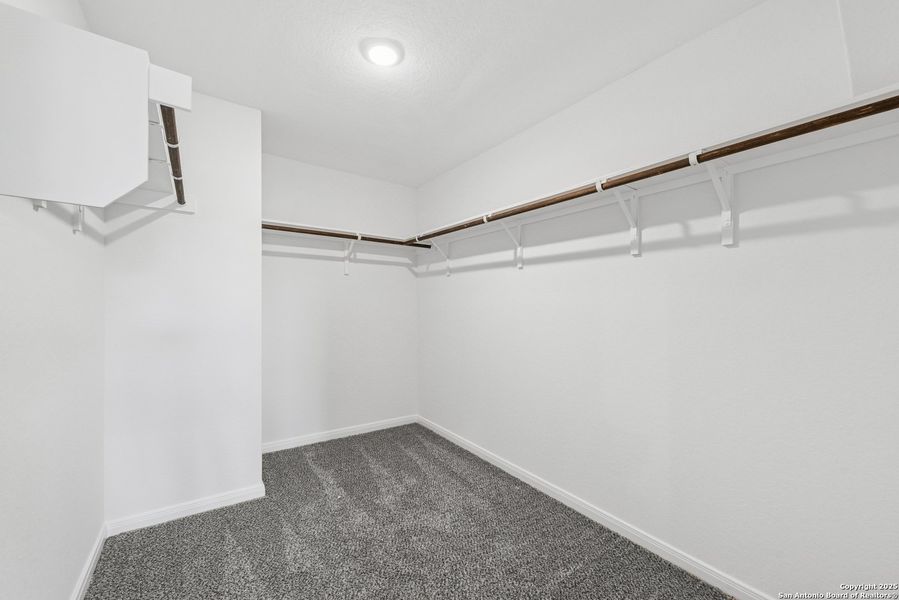 Spacious, unfurnished interior of a new home in Park Place, New Braunfels (Image 26).