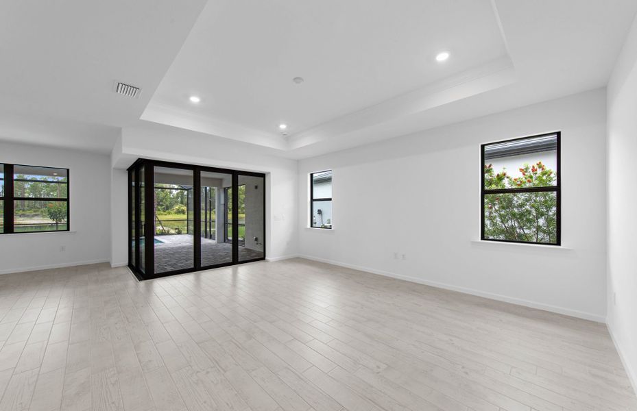 Spacious, unfurnished interior of a new home in Terreno, Naples (Image 30).