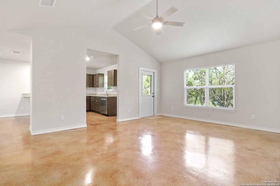 Spacious, unfurnished interior of a new home in , Spring Branch (Image 17).