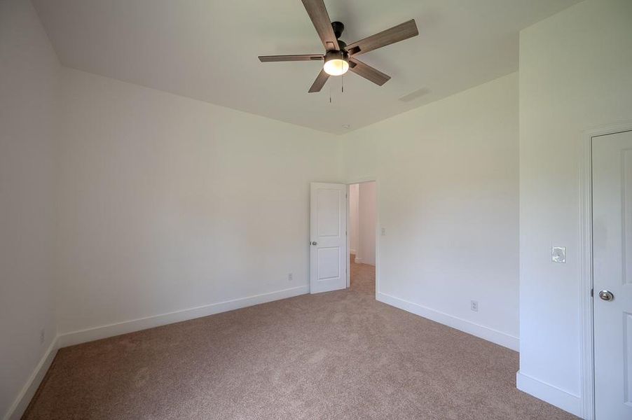 Spacious, unfurnished interior of a new home in , Atlanta (Image 24).