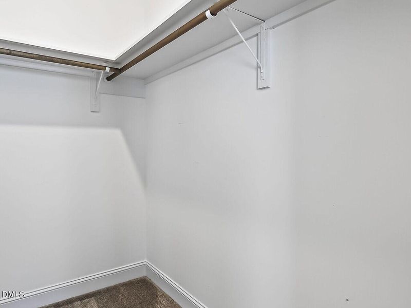 026-1280x960-closet 026-1280x960-closet