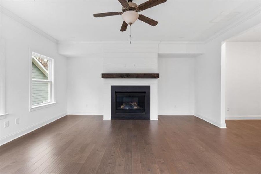 Spacious, unfurnished interior of a new home in , Athens (Image 39).