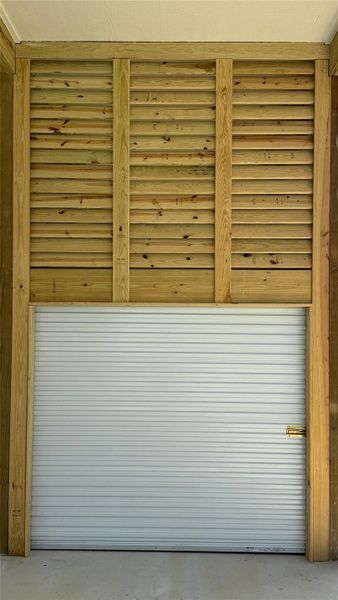 Exterior details and patio area of a home in , Bolivar Peninsula (Image 27).
