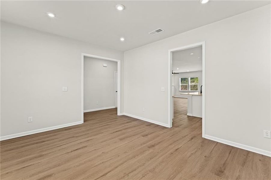 Spacious, unfurnished interior of a new home in Watermist at Mirror Lake, Villa Rica (Image 19). Spacious, unfurnished interior of a new home in Watermist at Mirror Lake, Villa Rica (Image 19).