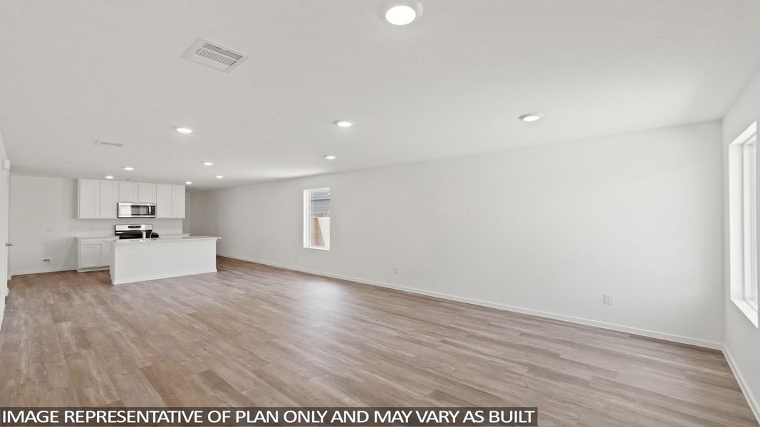 Spacious, unfurnished interior of a new home in Lexington Heights, Willis (Image 14).