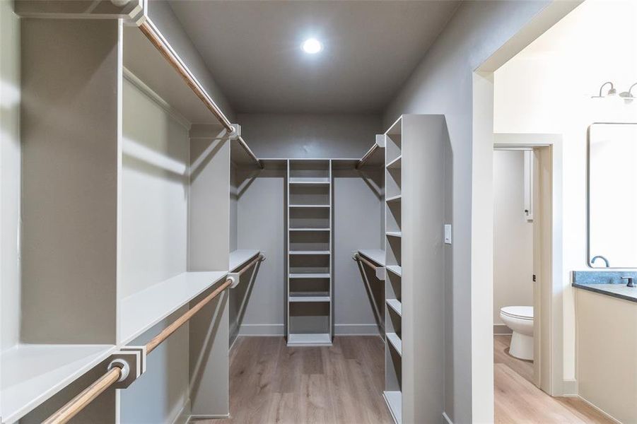 Furnished interior view inside a new home in , Abilene (Image 9).