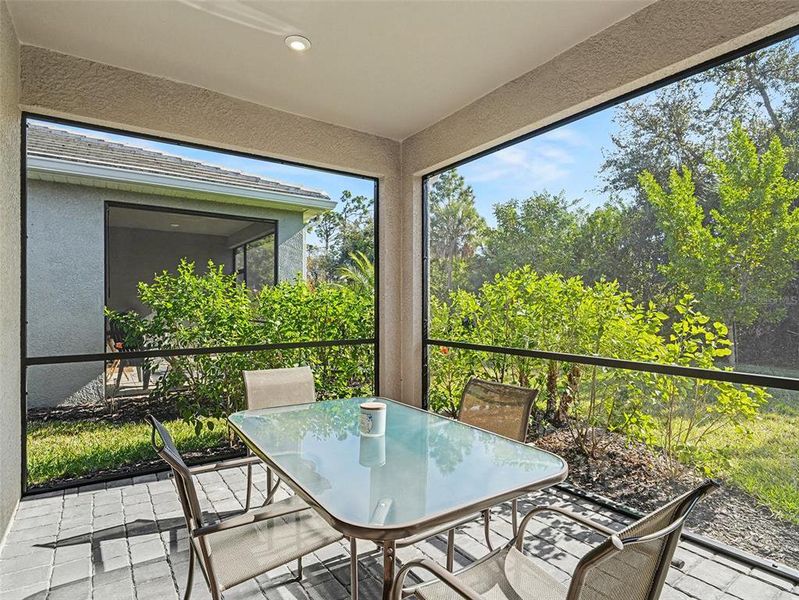 Exterior details and patio area of a home in , Venice (Image 4).