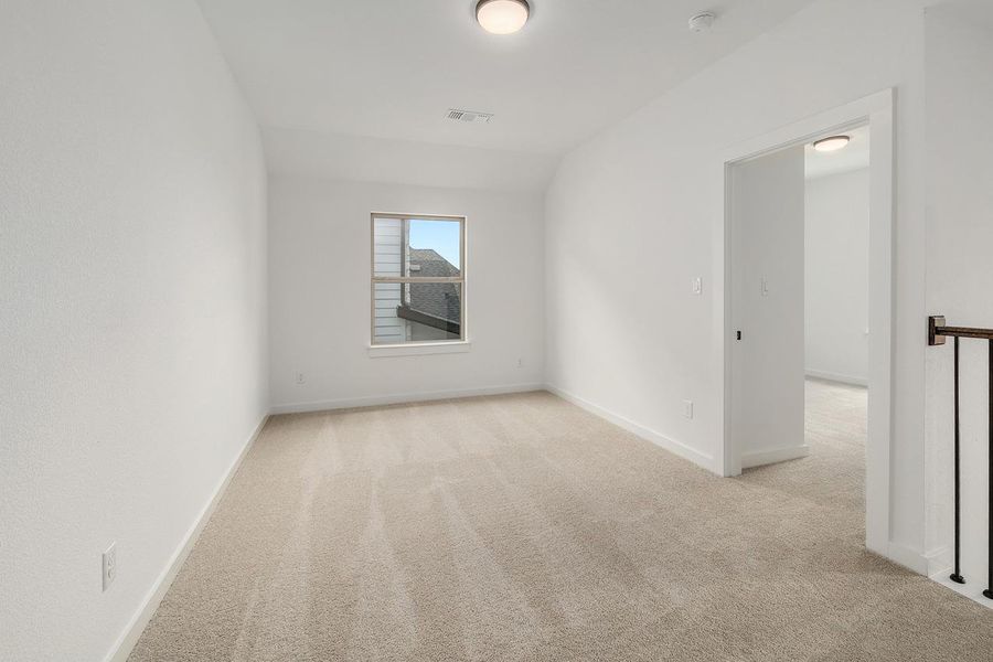 Spacious, unfurnished interior of a new home in Parkside On The River, Georgetown (Image 19).