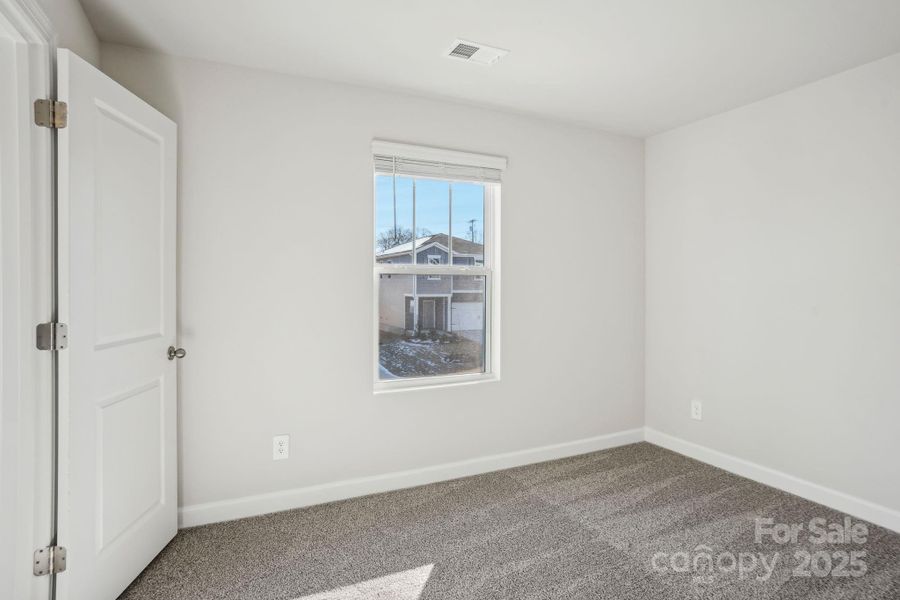 Spacious, unfurnished interior of a new home in Walnut Reserve, Conover (Image 22).