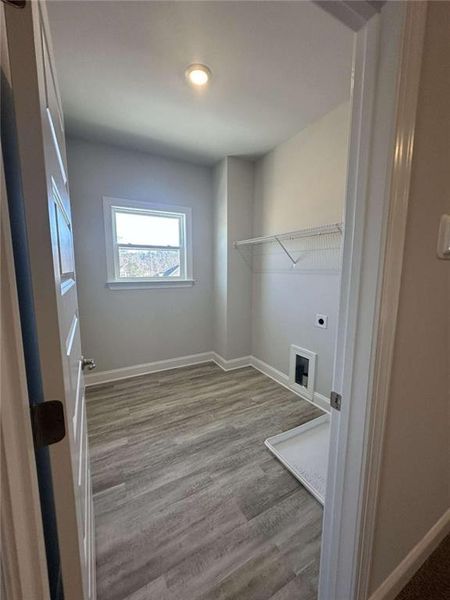 Spacious, unfurnished interior of a new home in Mirror Lake at South Harbour, Villa Rica (Image 18).