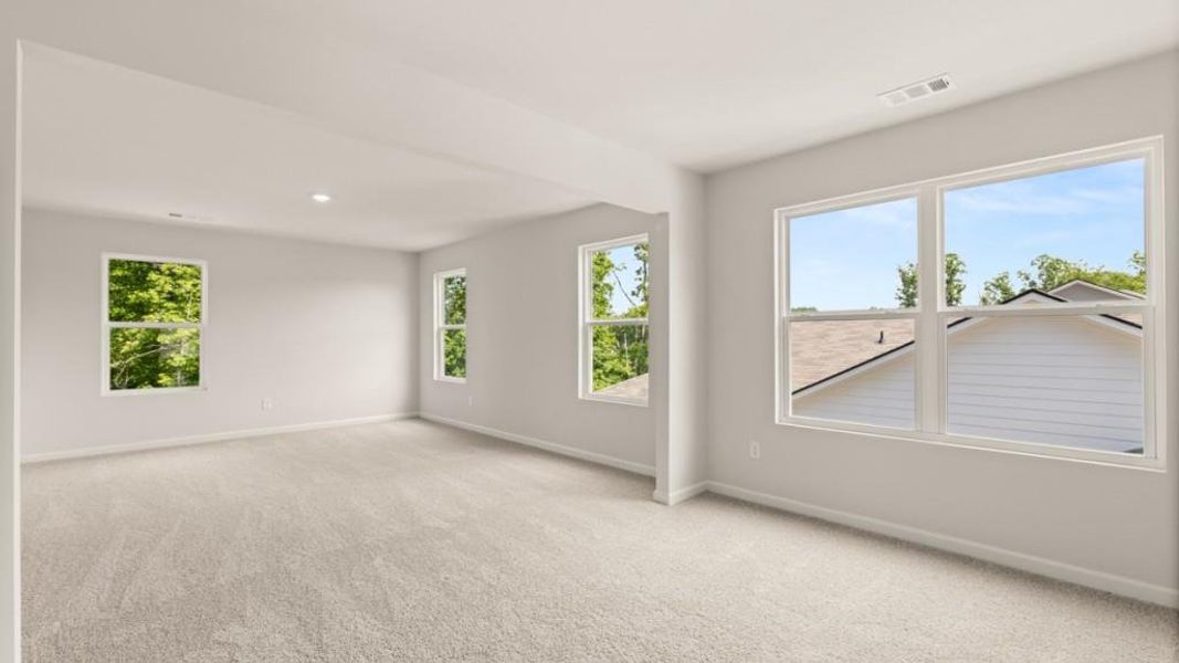Spacious, unfurnished interior of a new home in Falcon Landing, Gainesville (Image 33).