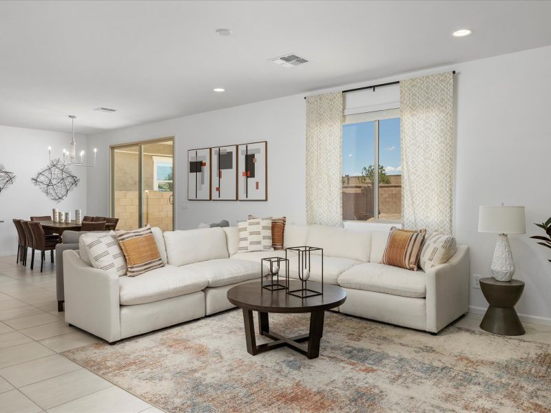Furnished interior view inside a new home in Entrada Del Toro, Sahuarita (Image 7).
