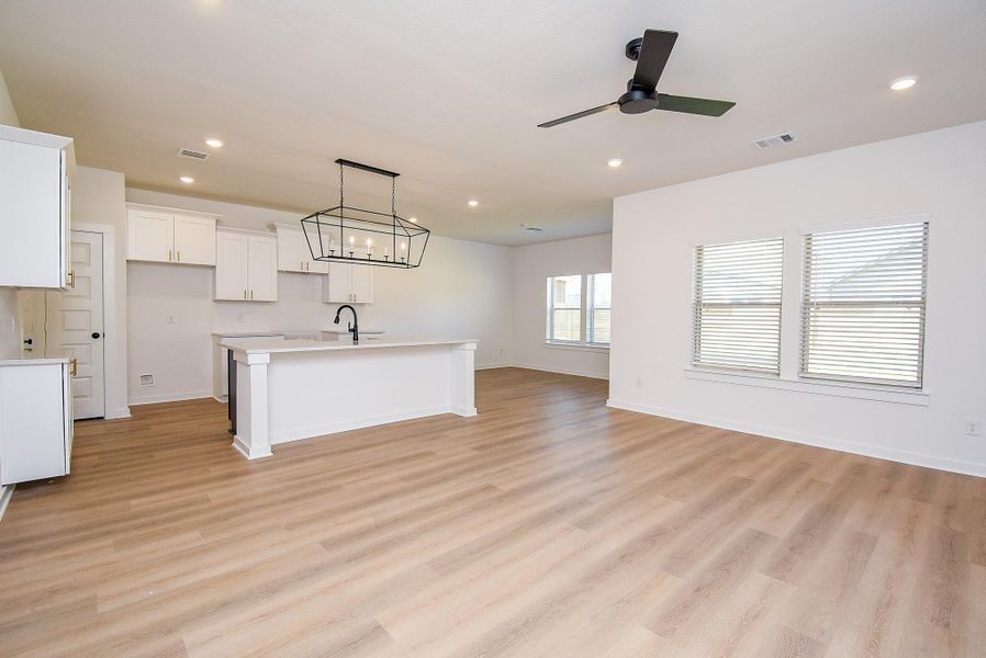 Spacious, unfurnished interior of a new home in Glendale Lakes, Arcola (Image 28).