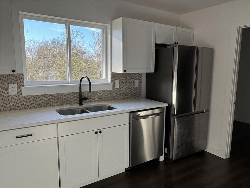 Furnished interior view inside a new home in , Mineola (Image 4).