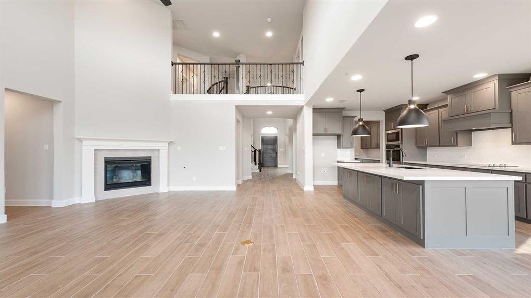 Spacious, unfurnished interior of a new home in Terraces 72', Rockwall (Image 23).