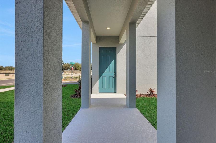 Exterior details and patio area of a home in Crossroads at Kelly Park, Apopka (Image 24).