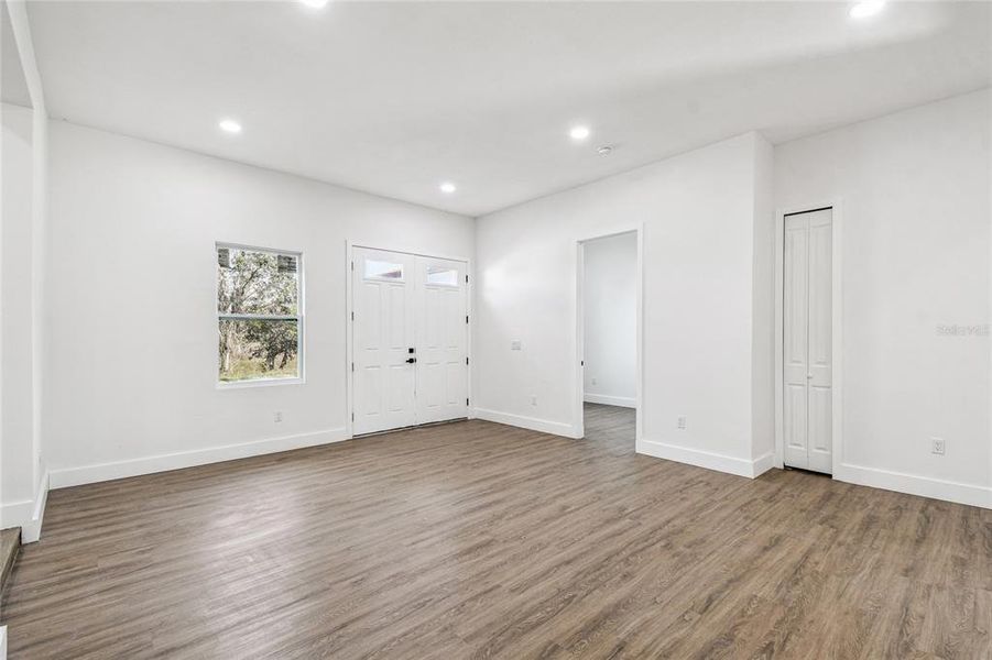 Spacious, unfurnished interior of a new home in , Spring Hill (Image 23).