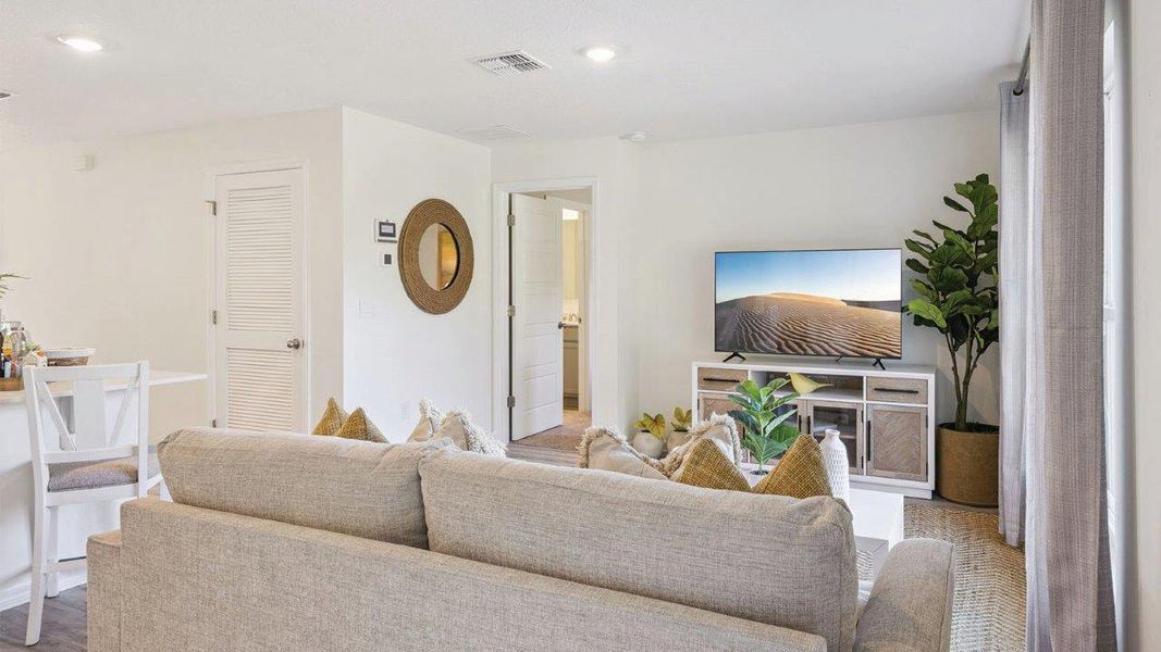 Furnished interior view inside a new home in Magnolia Pointe, Umatilla (Image 6).