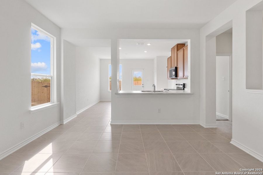 Spacious, unfurnished interior of a new home in Southton Cove, Elmendorf (Image 9). Spacious, unfurnished interior of a new home in Southton Cove, Elmendorf (Image 9).