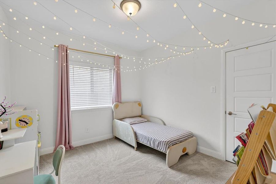Furnished interior view inside a new home in Meadow Run, Melissa (Image 23).